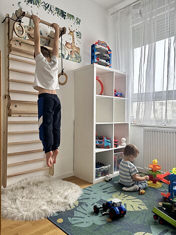 Mohamed review photo