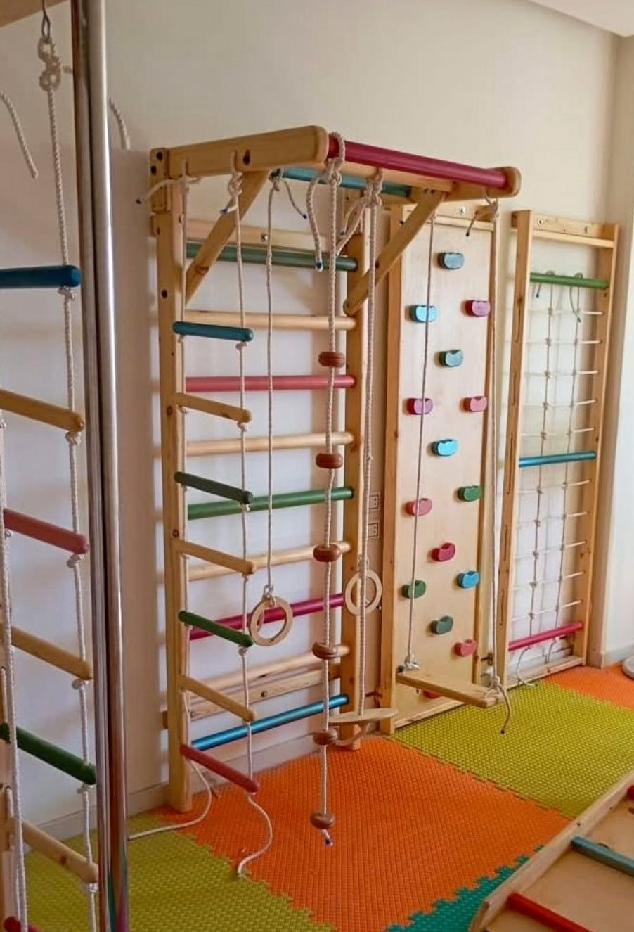 مجموعة جدار السلم السويدي 9 في 1 من خشب طبيعي (100%)